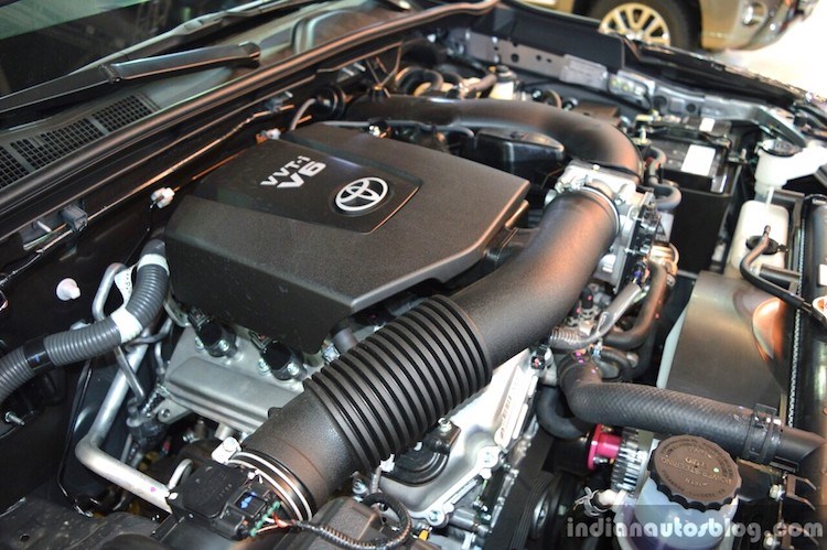 Phiên bản Fortuner TRD ở thị trường Trung Đông được trang bị động cơ xăng 4.0l V6 mà các thị trường Đông Nam Á khác không có. Động cơ này đem tới cho xe công suất tối đa 235 mã lực, truyền sức mạnh tới 4 bánh thông qua hệ thống dẫn động 4x4 bán thời gian và hộp số tự động 6 cấp.