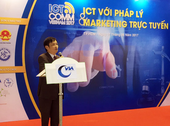 Ông Vũ Hoàng Liên - Chủ tịch  Hiệp hội Internet Việt Nam phát biểu tại Hội thảo