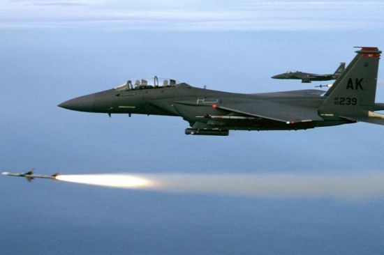 Liên quân do Mỹ dẫn đầu đã bắn hạ một máy bay không người lái được cho là của đội quân trung thành với Tổng thống Assad