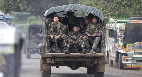 Quân đội Philippines đang được Mỹ giúp đỡ trong cuộc chiến chống khủng bố ở Marawi