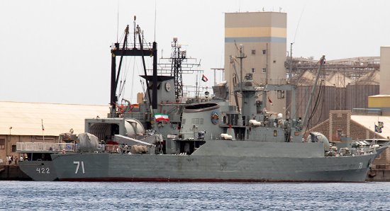 Giữa &quot;sóng dữ&quot; vây quanh Qatar, Iran rầm rập điều tàu chiến