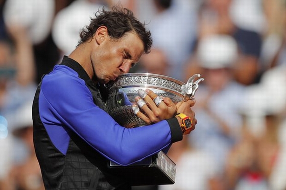 Hạ gục Stan Warinka, Nadal lần thứ 10 vô địch Pháp mở rộng!