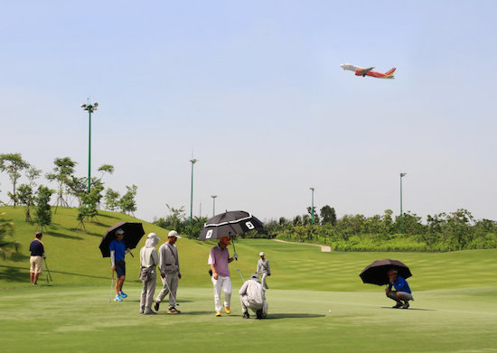 Giải toả sân golf hay không: Chờ báo cáo của tư vấn nước ngoài