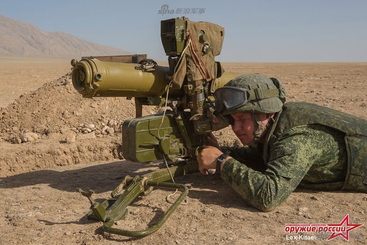 Với việc quân khủng bố giờ đây ở một số vùng chiến sự như Syria, Iraq có trong tay cả xe tăng khiến cho các lực lượng quân sự cũng phải huấn luyện dùng tên lửa chống tăng. Nguồn ảnh: Arms-Expo 