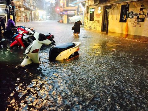 Hà Nội: Quận Hoàn Kiếm, Long Biên mưa tới hơn 130mm