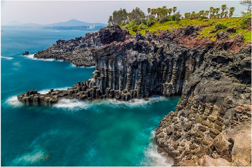 Bãi cột đá Jusangjeolli - một kỳ quan thiên nhiên rất độc đáo, nằm ở bờ biển phía Nam đảo Jeju , Hàn Quốc.