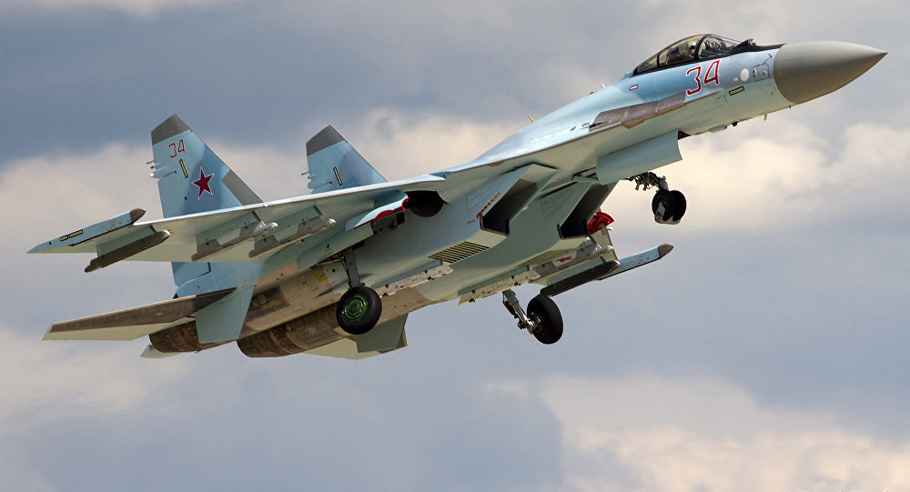 Sang năm nay, 2016, lô chiến đấu cơ của Nga triển khai tại căn cứ không quân Hmeymim được tăng cường thêm 4 chiếc máy bay chiến đấu đa năng Sukhoi Su-35S. Hiệu suất chiến đấu ấn tượng của những máy bay này đã thu hút sự chú ý rộng rãi của nhiều nước đang tìm mua máy bay chiến đấu trên toàn cầu. Trong khi đó, Sukhoi Su-35S là máy bay tiêm kích hạng nặng, tầm xa, đa năng có khả năng chiếm ưu thế trên không và yểm hộ hỏa lực mặt đất .  Bản thân chiến đấu cơ thế hệ 4++ này có dải công tác rất rộng, bao gồm cả khả năng độc lập tác chiến. Tính năng chiến đấu của Su-35 có thể tương đương với nhiều dòng máy bay thế hệ 5. Nó được ca ngợi là “máy bay tiêm kích thế hệ 4++ sử dụng công nghệ thế hệ thứ 5”.