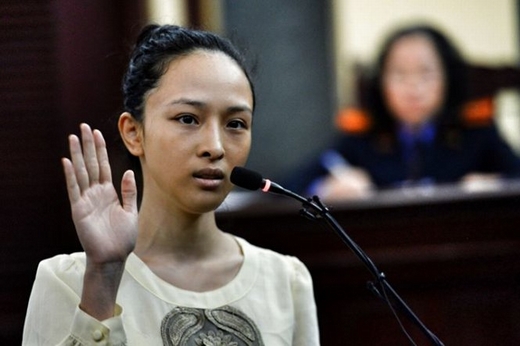 Vụ Hoa hậu Phương Nga: Khi luật sư đuối lý trước bị cáo!