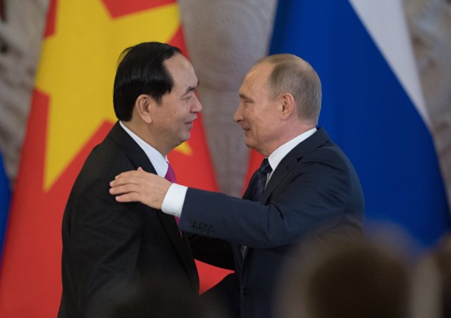 Chủ tịch nước Trần Đại Quang gặp Tổng thống Nga Putin
