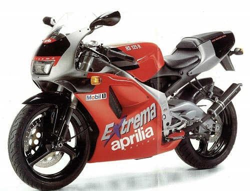 RS125R và RS125 mang phong cách giống với những chiếc xe MotoGP của thập niên 90. Ra đời từ 1992, chiếc sportbike RS125 mạnh mẽ, uy lực, công suất 15 mã lực, mô-men xoắn cực đại 19 Nm. Những mẫu xe này vẫn được duy trì tới năm 2012.