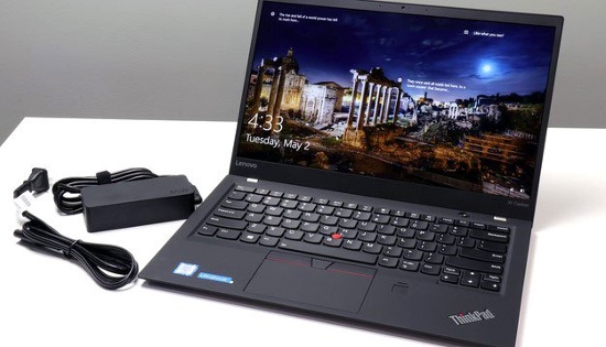 Đặc biệt với công nghệ WiGig đi kèm, cho phép ThinkPad X1 Carbon giao tiếp với một dock không dây và người dùng truy cập Internet mà không cần Wi-Fi. Người dùng máy tính xách tay bề mặt không thể làm điều đó.
