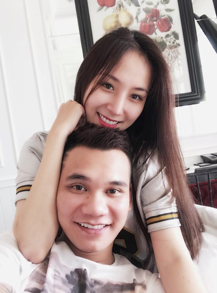 Khoảnh khắc hạnh phúc của Khắc Việt bên bạn gái hot girl. Anh cho biết rất yêu thương và tôn trọng người yêu của mình.