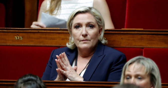 Chủ tịch đảng cực hữu Pháp, bà Marine Le Pen, tại Quốc Hội Pháp ngày 27/06/2017 - REUTERS/Charles Platiau.