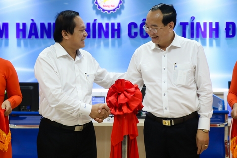 Buổi khai trương có sự tham dự của Bộ Trưởng Bộ Thông Tin và Truyền Thông Trương Minh Tuấn (bìa trái), và đại diện các cơ quan ban ngành tỉnh Đồng Nai.