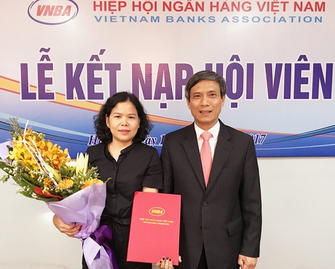 Bà Trương Cẩm Thanh, Giám đốc ZION và Ông Nguyễn Toàn Thắng – Tổng thư ký Hiệp hội ngân hàng Việt Nam.