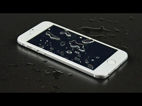 Smartphone bị ướt nước: Phải làm sao?