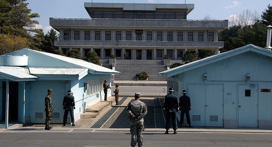 Bán đảo Triều Tiên đang rơi vào căng thẳng cao độ vì những vụ thử tên lửa liên tiếp của Bình Nhưỡng