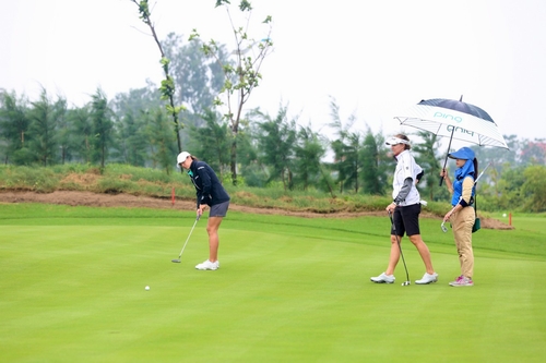 Nhiều gôn thủ nước ngoài thích thú với những thử thách tại FLC Samson Golf Links.
