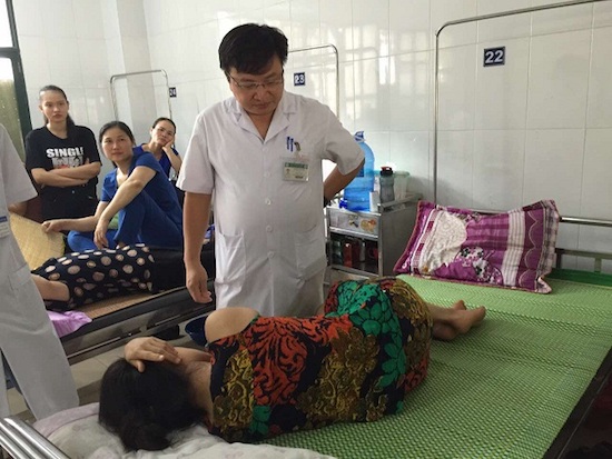 Cô giáo Hà Giang liệt nửa người: Không phải do mũi tiêm ở mông!