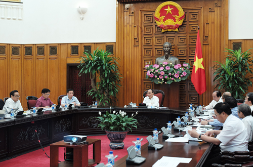 Thủ tướng Nguyễn Xuân Phúc làm việc với tổ tư vấn kinh tế vừa thành lập