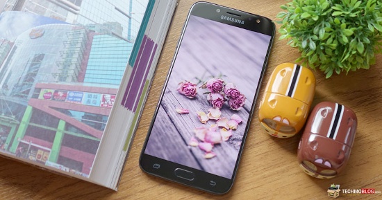 Ứng dụng camera trên Galaxy A5 2016 và J7 Pro sẽ không khác nhau nhiều. Giao diện và các chế độ chụp tương tự như trên các máy cao cấp của Samsung, ngoài các chế độ phổ biến thì có cả chế độ chụp chuyên nghiệp. 
