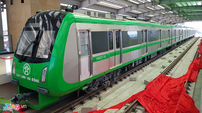 Tàu điện đường sắt trên cao tuyến Cát Linh - Hà Đông (Hà Nội) do Trung Quốc chế tạo. Ảnh: