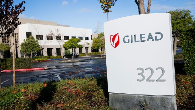 9. Gilead Sciences Tổng tiền mặt: 36,6 tỷ USD Tiền để ở nước ngoài: 30,8 tỷ USD Diễn biến cổ phiếu năm nay: -2,17%