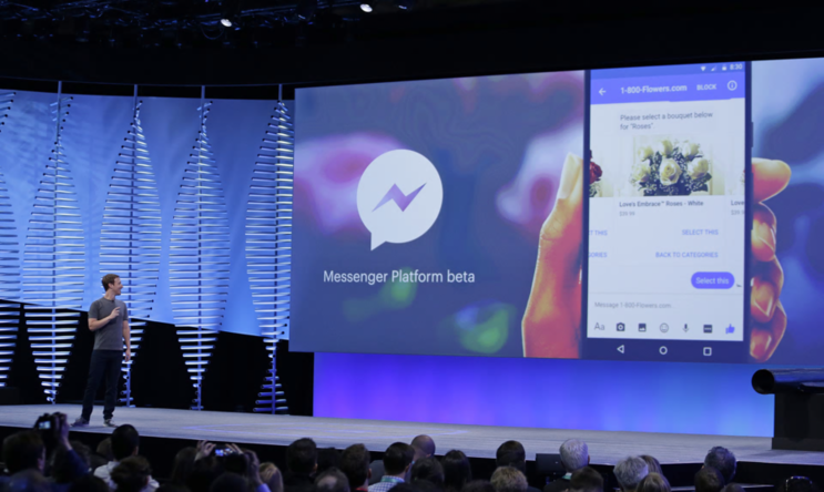 CEO Facebook trong buổi giới thiệu về phiên bản thử nghiệm của Messenger Platform. 