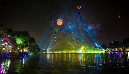 Tối 8/8, ở 5 thành phố lớn của Việt Nam sẽ đồng loạt trình diễn ánh sáng chào mừng kỷ niệm 50 năm ASEAN (ảnh minh họa: Công Bính)