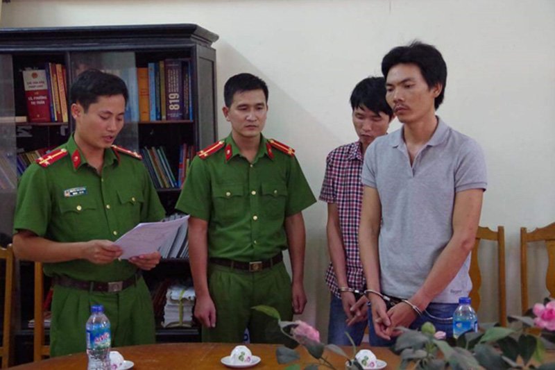 Bắt tạm giam ba đối tượng liên quan vụ đốt xe ô tô ở huyện Thanh Hà, Hải Dương