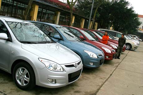 Thuế tiêu thụ đặc biệt  với ô tô con: Cần cân nhắc ý kiến của Bộ Công Thương