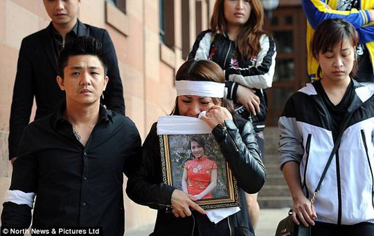 Bắt 2 nghi phạm thiêu chết người đẹp Việt tại Anh