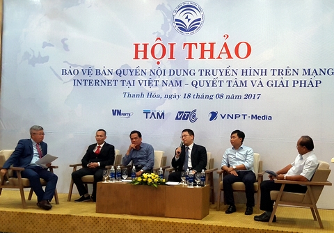 Ông Nguyễn Văn Tấn - Phó Tổng giám đốc VNPT-Media chia sẻ thông tin tại buổi tọa đàm.