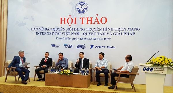 Ông Nguyễn Văn Tấn - Phó Tổng giám đốc VNPT-Media chia sẻ thông tin tại buổi Hội thảo.