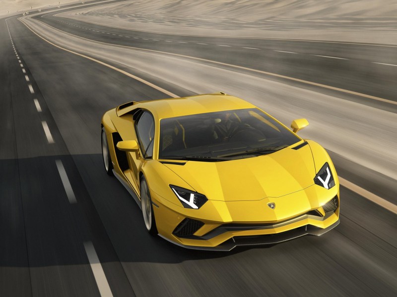 Lamborghini sắp trình loạt loạt siêu xe 1.000 mã lực