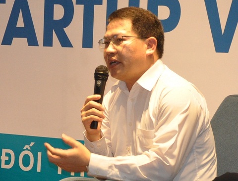 Ông Nguyễn Văn Tấn - Phó Tổng giám đốc VNPT-Media, Phó Trưởng ban Giải thưởng Nhân tài Đất Việt 2017 chia sẻ thông tin tại chương trình.