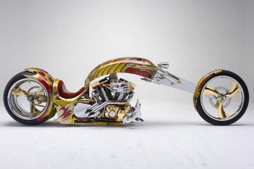 Chopper mạ vàng: Với kiểu dáng đầy ấn tượng và màu sắc tương phản, chiếc Chopper trị giá 500.000 USD này đang được trưng bày tại triển lãm môtô ở Seattle. 