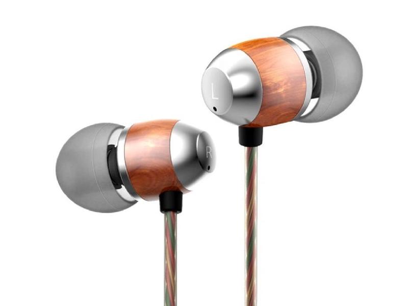 Tai nghe giảm tiếng ồn trong tai Apie Premium (20 USD, 460.000 đồng): loại tai nghe giúp giảm tiếng ồn này cũng có tính năng micrô và một nút bấm một nút để trả lời cuộc gọi khá tiện dụng.
