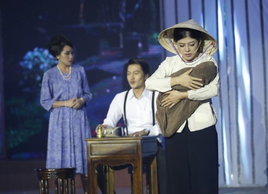 Diễn viên Hồng Trang được giám khảo Công Ninh khen ngợi diễn xuất.