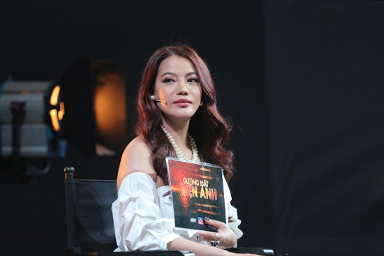 Đây cũng là dịp để Minh Hằng hội ngộ giám khảo Trương Ngọc Ánh - nhà sản xuất bộ phim “Sắc đẹp ngàn cân”. 