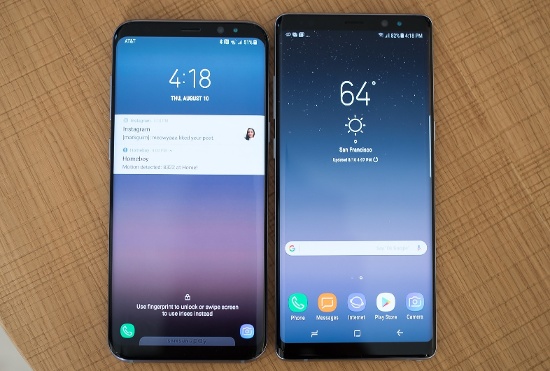 Không có gì ngạc nhiên khi Samsung Galaxy Note 8 sử dụng ngôn ngữ thiết kế từ bộ đôi Galaxy S8 và S8 Plus với màn hình gần như chiếm toàn bộ mặt trước, thiết kế khung kim loại với hai mặt bằng kính đi kèm bút stylus. 