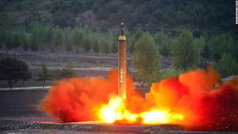Một đợt phóng thử tên lửa đạn đạo của Triều Tiên.
