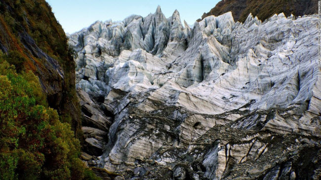Sông băng Fox, New Zealand: Dòng sông băng dài 13km ở New Zealand là một trong những khối băng khổng lồ dễ tiếp cận nhất thế giới.