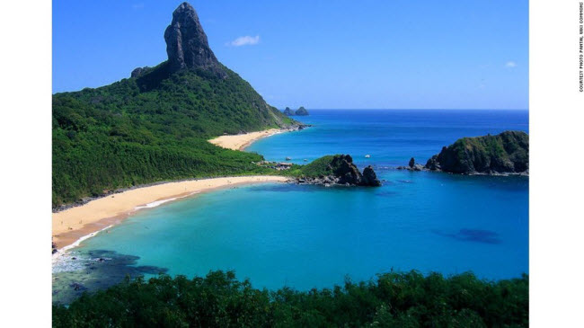 Fernando De Noronha, Brazil: Quần đảo này nổi tiếng với những bãi biển hoang sơ và phong cảnh thiên nhiên tuyệt mỹ.