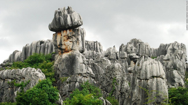 Rừng đá Thạch Lâm, Trung Quốc: Với diện tích hơn 350 km2 tại tỉnh Vân Nam, khu rừng đá độc đáo này có niên đại hơn 270 triệu năm.