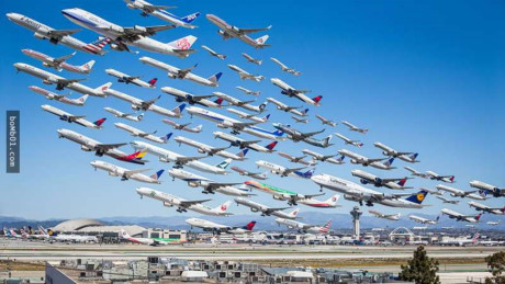 Chỉ trong hai đường băng 25L và 25R sân bay quốc tế Los Angeles nhưng đã có hàng chục chiếc máy bay nối đuôi nhau cất cánh. Nhìn từ xa, người xem tưởng tượng đến cảnh 
