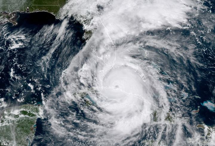 Irma là một trong những cơn bão mạnh nhất ở Đại Tây dương trong vòng một thế kỷ, dự kiến sẽ đi qua quần đảo Florida Keys sáng 10/9 (theo giờ Mỹ). Ảnh: AP.