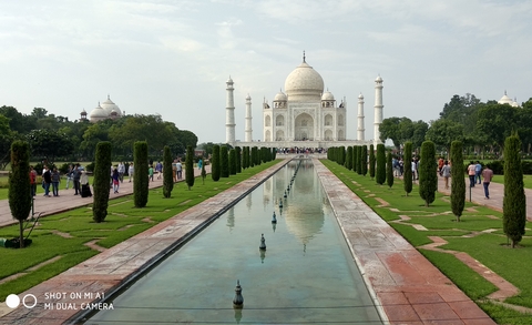 Ảnh phong cảnh cũng không kém phần tráng lệ. Trong hình là ngôi đền Tah Mahal, ngôi đền nổi tiếng ở Ấn Độ được xem là biểu tượng của tình yêu bất diệt giữa hoàng đế Shah Jahan và hoàng hậu Mumtaz Mahal. Ảnh chụp ở chế độ bình thường.