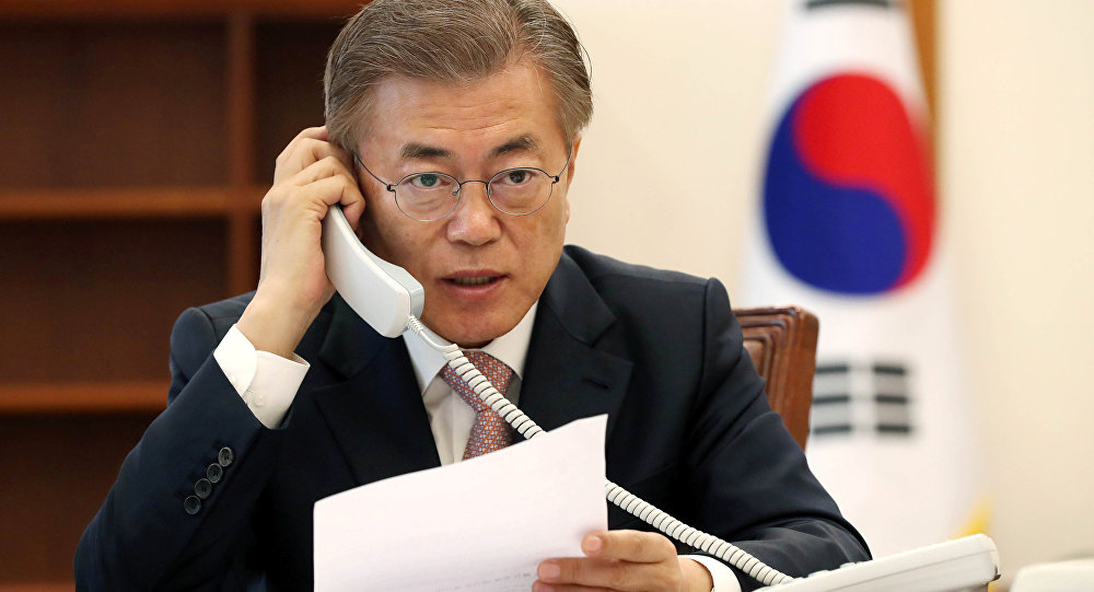 Về phía Hàn Quốc, Seoul đã nhanh chóng triệu tập họp khẩn