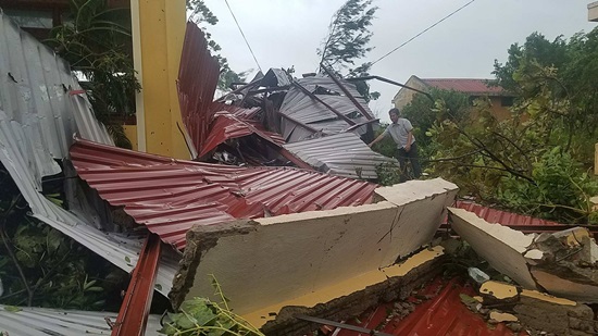 9 người chết, hơn 100 người bị thương trong bão số 10